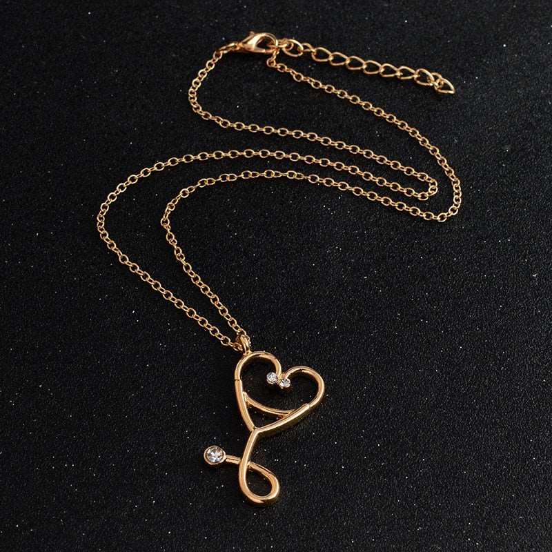 Colgante de corazón diseño de estetoscopio