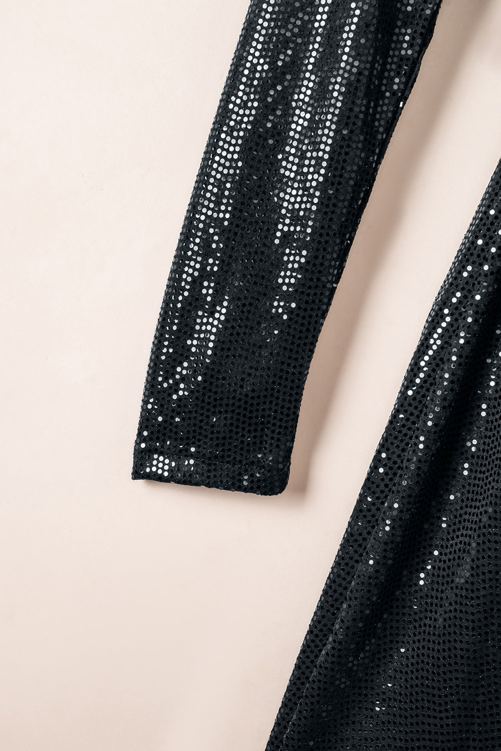 Mini vestido negro con espalda abierta y cintura alta con lentejuelas - EBEPEX