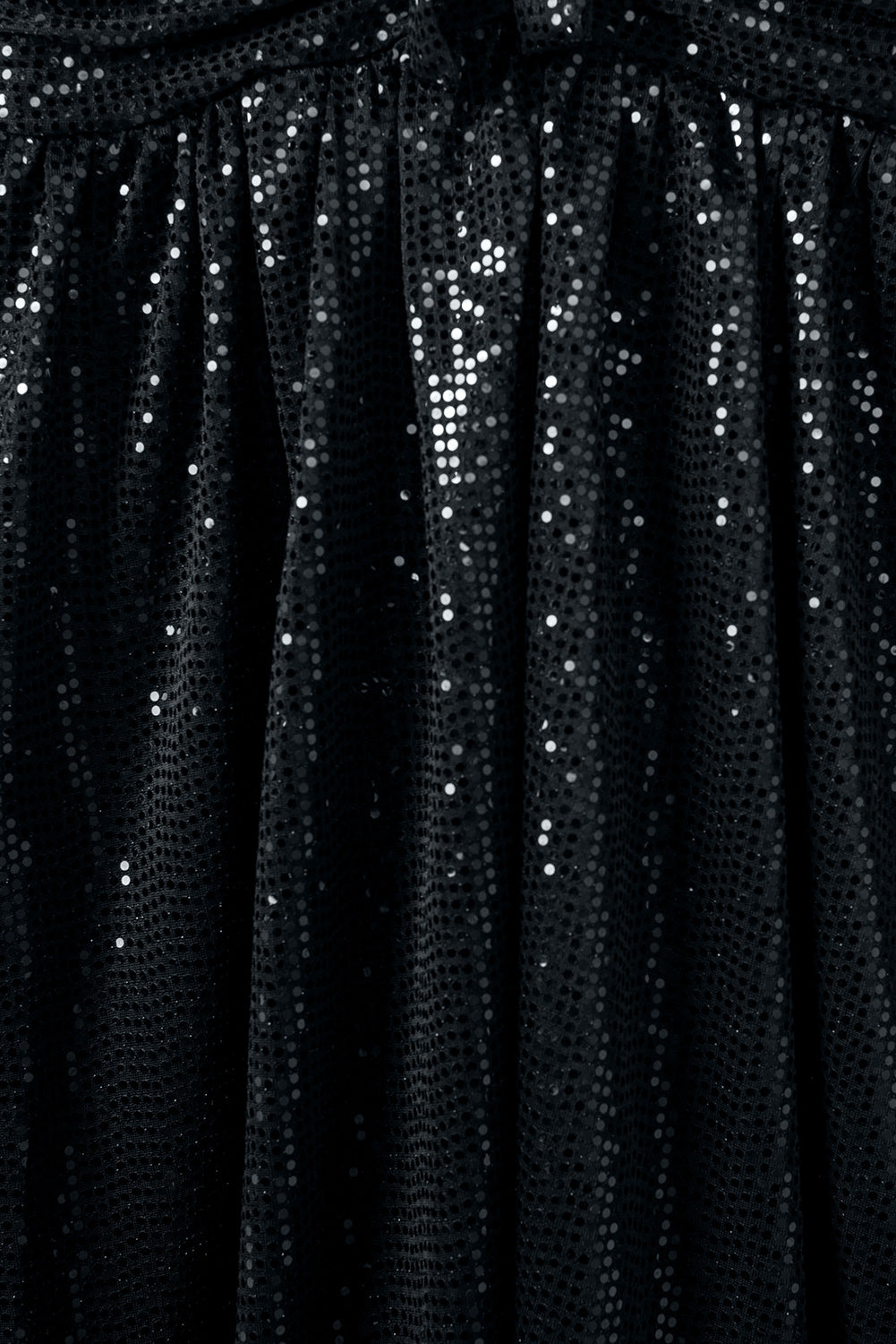 Mini vestido negro con espalda abierta y cintura alta con lentejuelas - EBEPEX